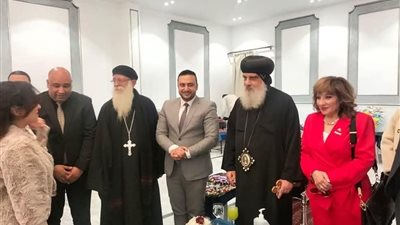  بالصور.. رئيس الرعاية الصحية بالأقصر يزور كنائس الطوائف المسيحية للتهنئة بعيد الميلاد المجيد