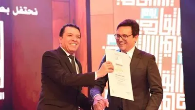 وزير الثقافة يكرم مصطفى كامل فى يوم الثقافة المصرية