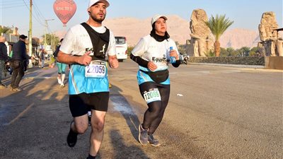 انطلاق ماراثون مصر الدولي من ساحة معبد حتشبسوت غرب الأقصر في دورته الــ 32 