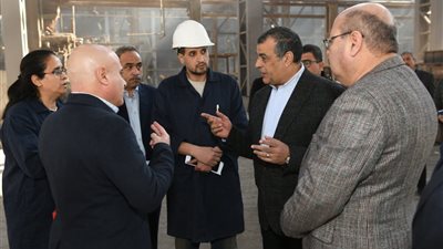وزير الدولة للإنتاج الحربي يقوم بجولة تفقدية مفاجئة لشركة حلوان للمسبوكات