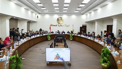 وزيرة التخطيط والتنمية الاقتصادية والتعاون الدولي تعقد لقاءً موسعًا مع الهيئة الوطنية للصحافة