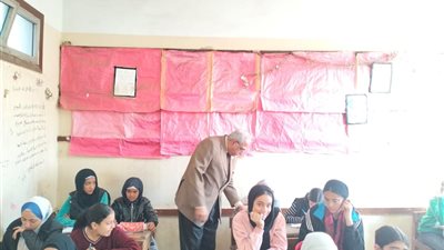 مدير تعليم القليوبية يتفقد سير امتحانات نصف العام