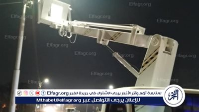 تركيب وصيانة كشافات جديدة لرفع كفاءة منظومة الإنارة بمركز صدفا في أسيوط 