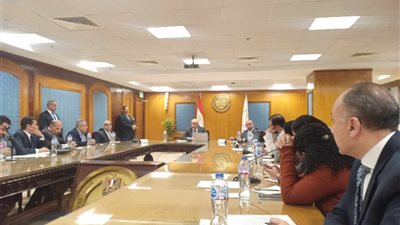 عاجل - وزير التعليم يكشف عن نسبة حضور الطلاب ويفجر مفاجأة مدوية