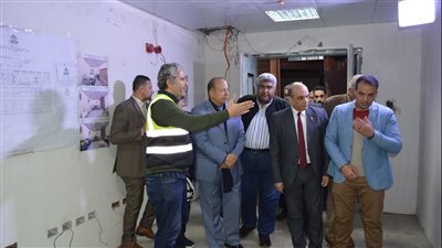 رئيس جامعة المنصورة يتفقد مستشفى الأطفال الجامعي