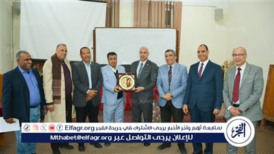 مجلس آداب أسيوط يُكرم نائب رئيس الجامعة لجهوده خلال فترة إشرافه على الكلية