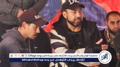 انهيار نجل فكري صادق فور وصول جثمان والده