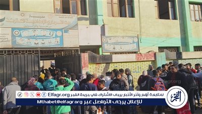 انتظام بدء اداء امتحان الجبر في 590 لجنة لطلاب الشهادة الاعدادية بالدقهلية 