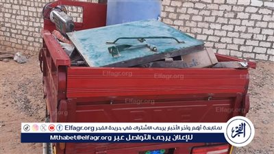 أهالي طامية يلقون القبض على لص أثناء محاولته سرقة أبواب المقابر