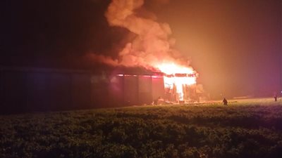 اندلاع حريق بثلاجات لحفظ المواد الغذائية بالقناطر