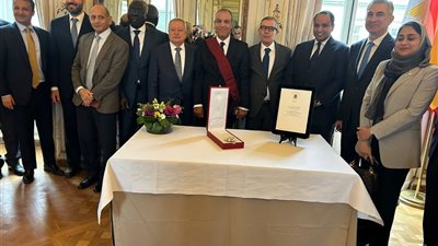 وزير الخارجية والهجرة يتقلد وسام التاج الملكي البلجيكي من الدرجة الأولى