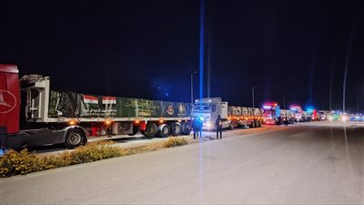 بتوجيهات شيخ الأزهر تسيير 200 شاحنة عملاقة تحمل آلاف الأطنان لأهلنا بغزة 