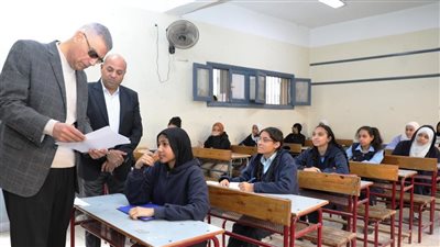 محافظ أسوان يطمئن على انتظام سير امتحانات الشهادة الإعدادية 2025 الترم الأول