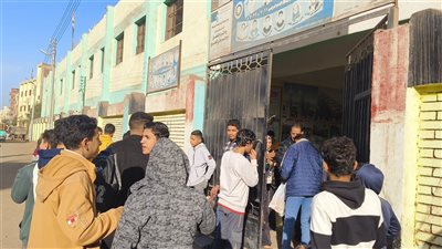 توافد طلاب الشهادة الاعدادية في الدقهلية علي 590 لجنه لاداء امتحان الجبر والكمبيوتر 