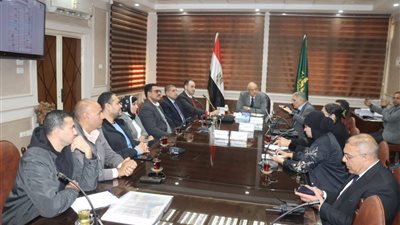 محافظ القليوبية يناقش توسعة نفق سعد زغلول بمدينة بنها 