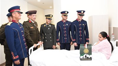 القوات المسلحة تنظم زيارة لعدد من طلبة الأكاديمية والكليات العسكرية لمستشفى أهل مصر لعلاج الحروق