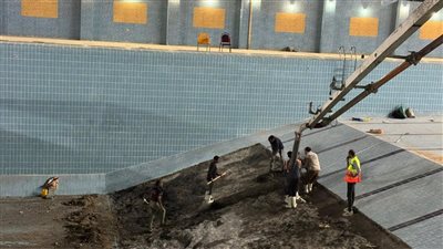 رئيس مدينة الأقصر يتفقد مقر حمام السباحة الاولمبي بعد إسناد تشغيله لشركة 