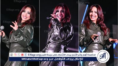 فى أولى حفلاتها عقب 