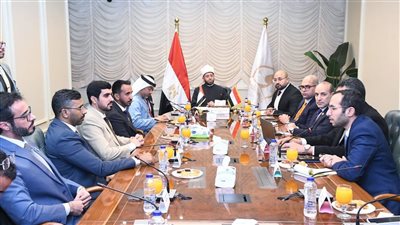 وزير الأوقاف يستقبل الرئيس التنفيذي لمركز تريندز للبحوث والاستشارات