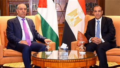 وزير الخارجية يستقبل وفدا فلسطينا برئاسة أمين سر اللجنة التنفيذية لمنظمة التحرير