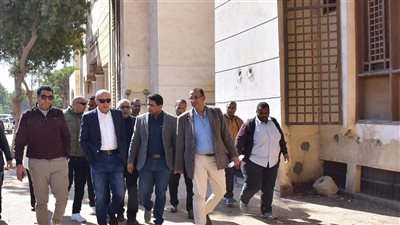 خلال جولته بالكرنك.. محافظ الأقصر يتفقد منشأت الهلال الأحمر والمجلس المحلي والقومي والحضري للمرأة