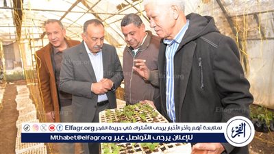 أبوالنصر يشهد زراعة الشتلات بألواح الفوم بالصوبات بمدرسة أسيوط الثانوية الزراعية