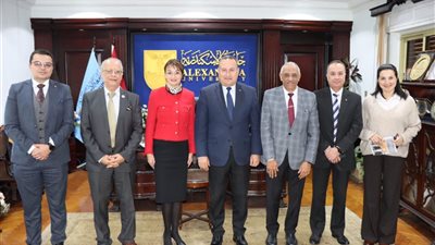 سفيرة رومانيا تزور الإسكندرية لتعزيز التعاون الثنائي في المجالات السياسية والاقتصادية والتعليمية