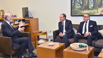 وزير الخارجية والهجرة يجتمع مع رئيس حزب القوات اللبنانية