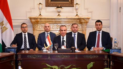 عاجل.. الاجتماع العربي يؤكد التمسك بالانسحاب الإسرائيلي بالكامل والرفض التام لمحاولات تقسيم قطاع غزة