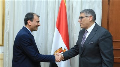 محافظ الجيزة يستقبل رئيس الإدارة المركزية للموارد المائية والرى بالقاهرة والجيزة السابق