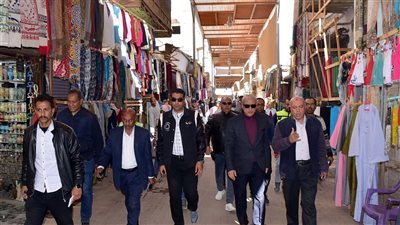صور.. محافظ الأقصر يتفقد المشروعات الخدمية والتنموية بمدينة إسنا