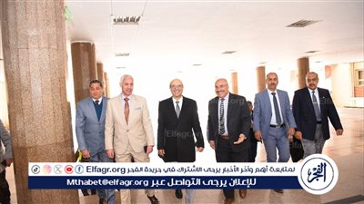 رئيس جامعة أسيوط يتابع انتظام العملية التعليمية بكليات الجامعة فى أول أيامها 