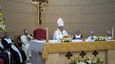 المطران شيحان يترأس قداس عيد القديس مارون بالبطركخانة المارونية بمصر الجديدة