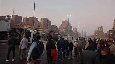 إصابة سائق في انقلاب سيارة تريلا أعلى دائري القليوبية