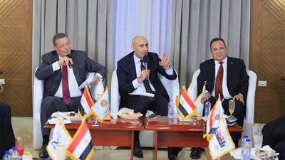 عبداللطيف: استراتيجية تطوير التعليم ثابتة وفقا لرؤية مصر ٢٠٣٠