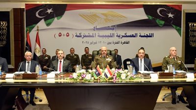 رئيس أركان حرب القوات المسلحة يشهد الجلسة الإفتتاحية لإجتماعات اللجنة العسكرية الليبية المشتركة (5+5) التى تستضيفها مصر