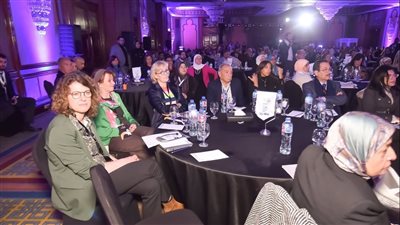 خبراء يطالبون باستخدام التكنولوجيا الحديثة وتوفير تطبيقات تعتمد على الذكاء الاصطناعي لدعم ذوي الإعاقة البصرية