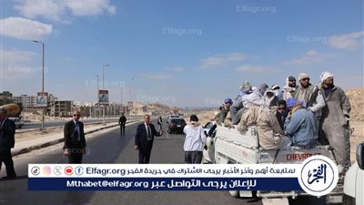 محافظ المنيا يقود حملة مرورية مفاجئة على طريق مصر – أسوان الزراعي ويضبط سيارات مخالفة