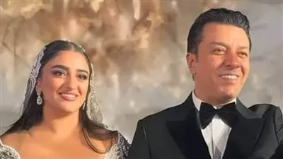 مصطفى كامل يرزق بأول حفيدة له من إبنته فرح