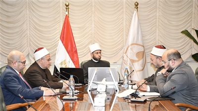 وزير الأوقاف يبحث مع مدير مديرية أوقاف بني سويف تعزيز الانضباط الإداري