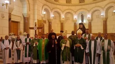 بطريرك الأقباط الكاثوليك يشارك في القداس الإلهي ببازيليك السيدة العذراء بمصر الجديدة
