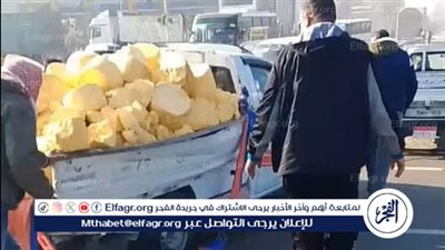 انقلاب سيارة ربع نقل تحمل أقراص جبنة رومي أمام مرور جمصه بالدقهلية