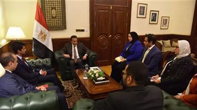 وزير الصحة وسفير بنما يناقشان توسيع الشراكة في صناعة الأدوية والتكنولوجيا الطبية