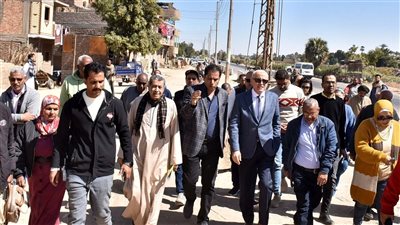 استجابة لأهالي نجع الوحدة بالطود.. محافظ الأقصر يتفقد ازدواج الطريق الزراعى الشرقي