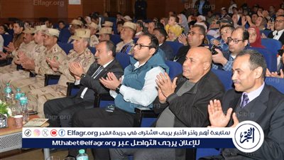 محافظ أسيوط يشهد العرض المسرحي حازم حاسم جدًا على مسرح قصر الثقافة 