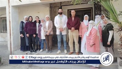 مكافأة ممرضة وفنيي معمل خلال جولة مفاجئة لوكيل وزارة الصحة بالفيوم