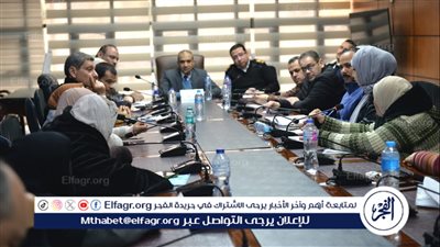 سكرتير عام الدقهلية يترأس اجتماعا لمسئولي تطبيق قانون المحال العامة بالوحدات المحلية للمراكز والمدن 