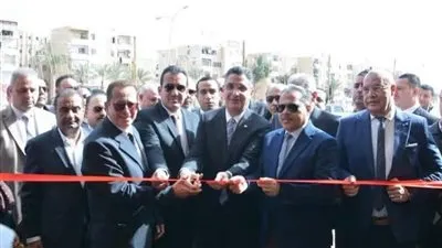 وزير التموين ومحافظ الشرقية يفتتحان معرض 
