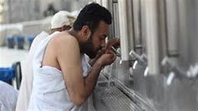 بالفيديو.. أمين الفتوى: شرب ماء زمزم بنية التبرك والدعاء من السنن المستحبة