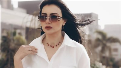 دينا فؤاد تشعل مواقع التواصل الاجتماعي بسبب جلسة تصوير من كواليس مسلسل حكيم باشا 